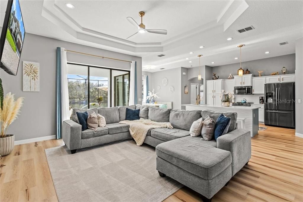 Recently Sold: $1,074,000 (4 beds, 2 baths, 2009 Square Feet)