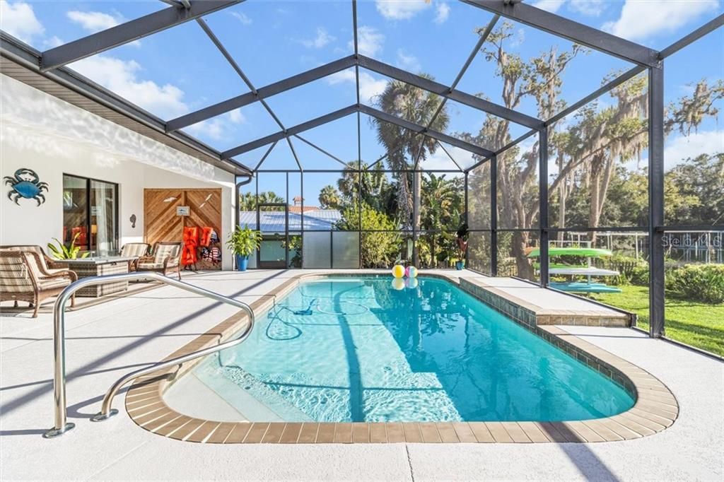 Recently Sold: $1,074,000 (4 beds, 2 baths, 2009 Square Feet)