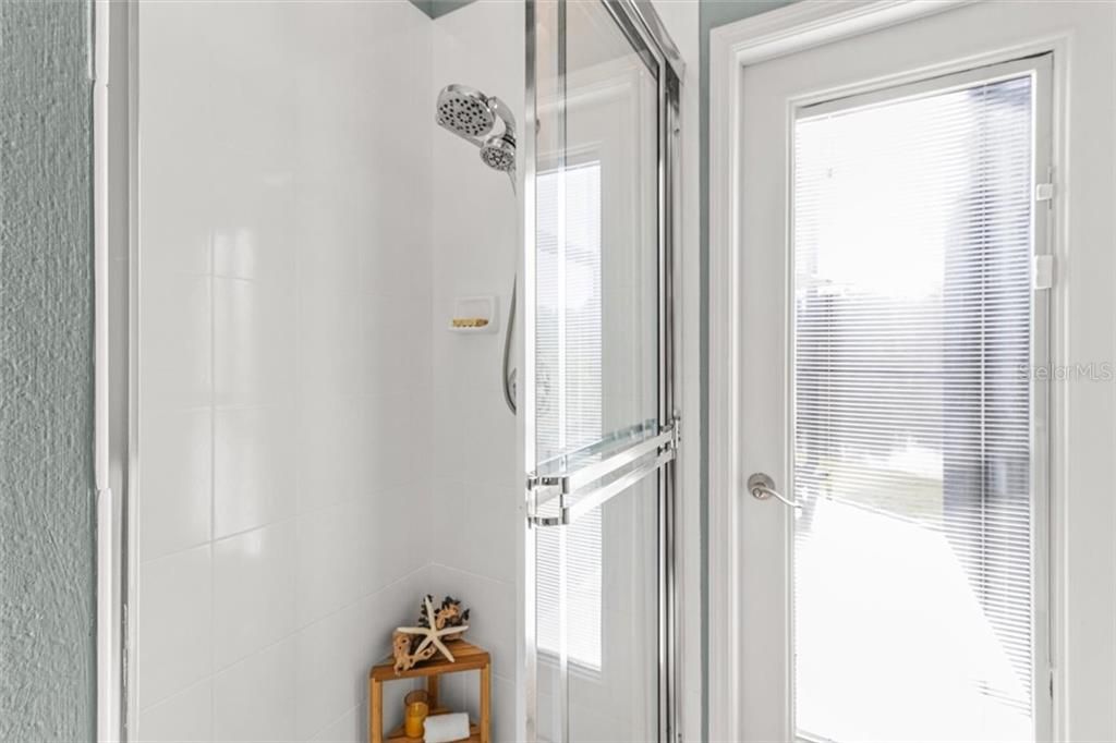 Recently Sold: $1,074,000 (4 beds, 2 baths, 2009 Square Feet)