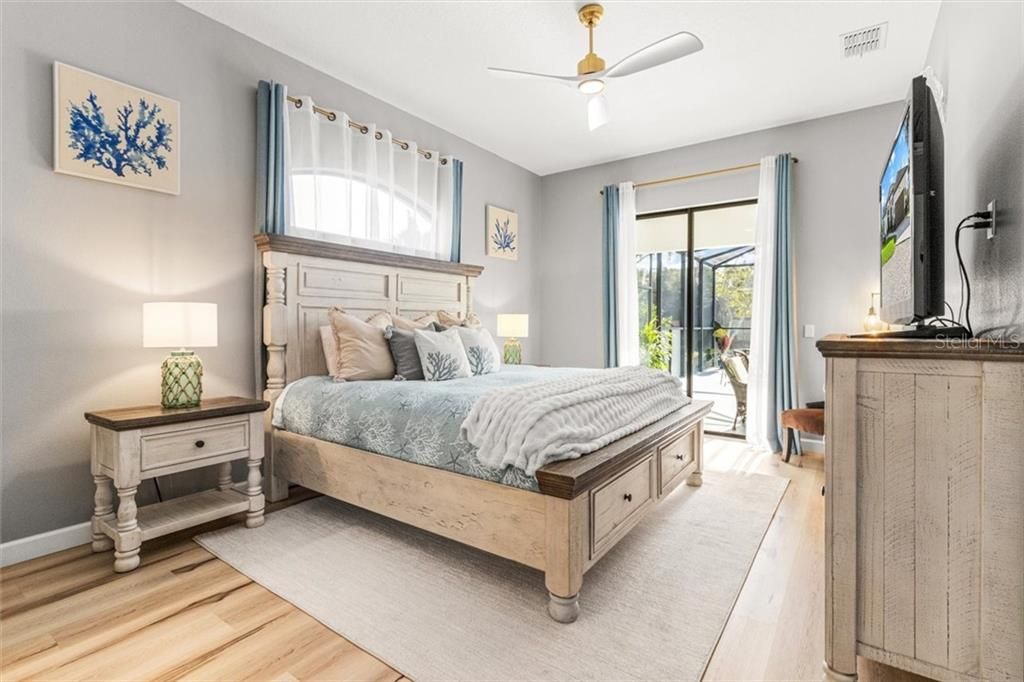 Recently Sold: $1,074,000 (4 beds, 2 baths, 2009 Square Feet)