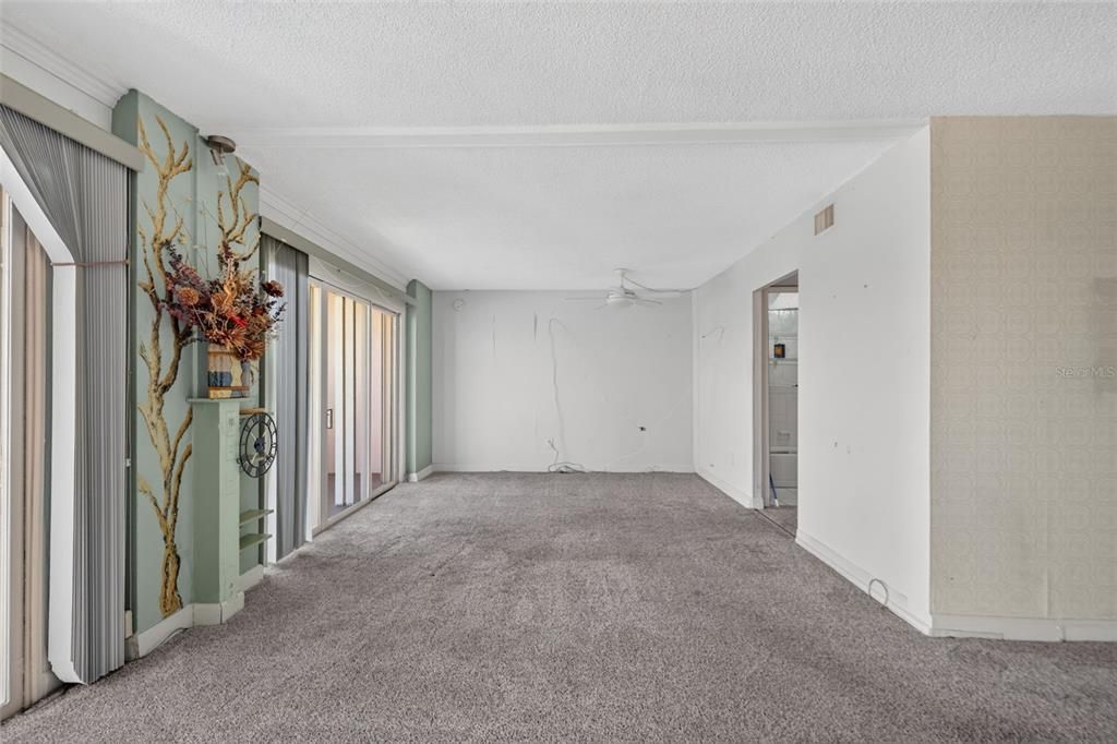 На продажу: $329,900 (2 спален, 2 ванн, 966 Квадратных фут)
