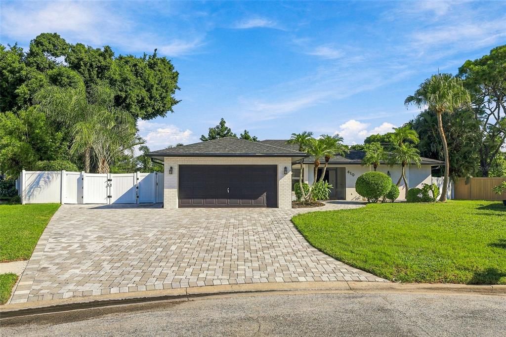For Sale: $730,000 (3 beds, 2 baths, 1796 Square Feet)