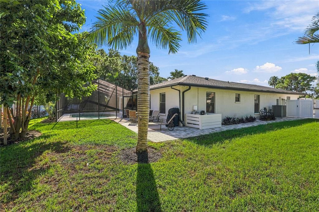 For Sale: $730,000 (3 beds, 2 baths, 1796 Square Feet)