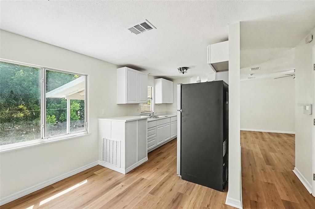 For Rent: $2,000 (2 beds, 2 baths, 1128 Square Feet)