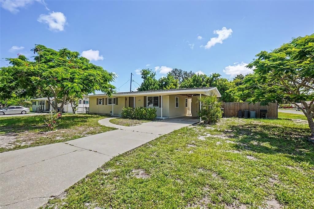 For Rent: $2,000 (2 beds, 2 baths, 1128 Square Feet)