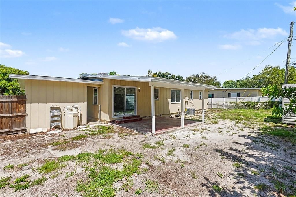 For Rent: $2,000 (2 beds, 2 baths, 1128 Square Feet)
