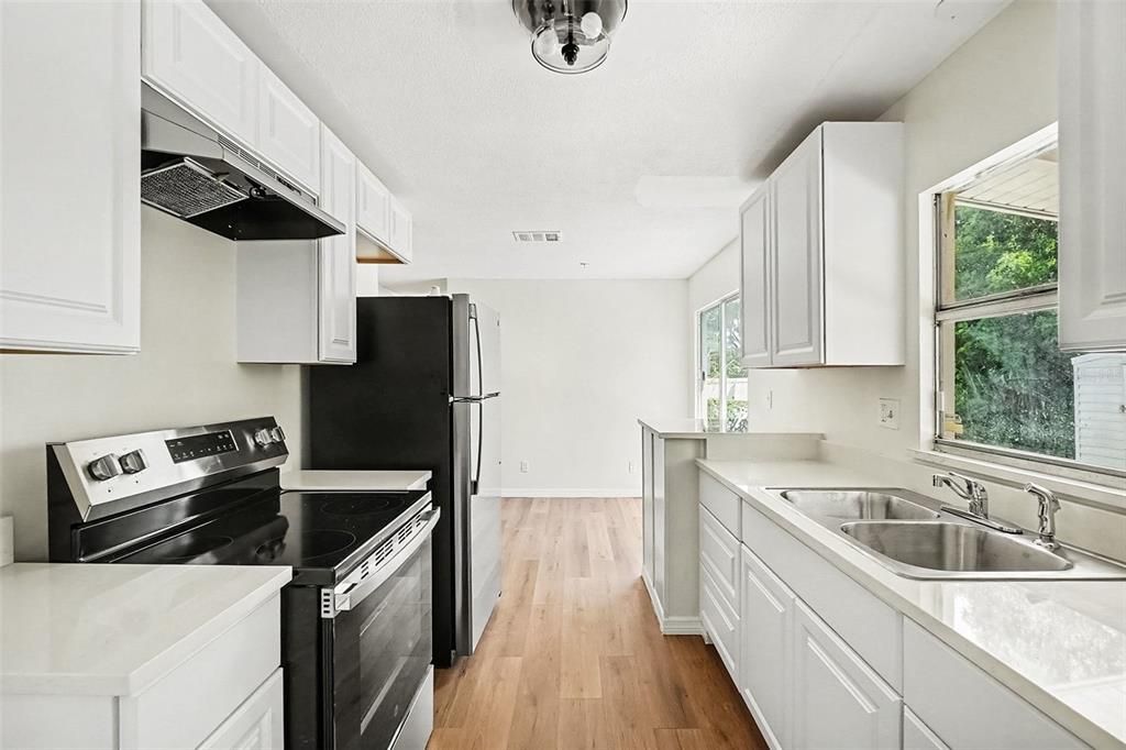 For Rent: $2,000 (2 beds, 2 baths, 1128 Square Feet)