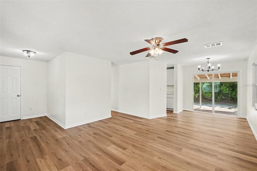 For Rent: $2,000 (2 beds, 2 baths, 1128 Square Feet)