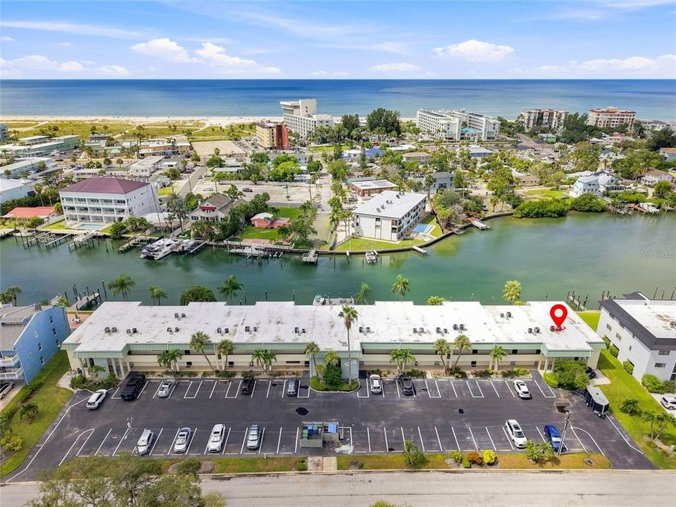 For Sale: $250,000 (2 beds, 2 baths, 1065 Square Feet)
