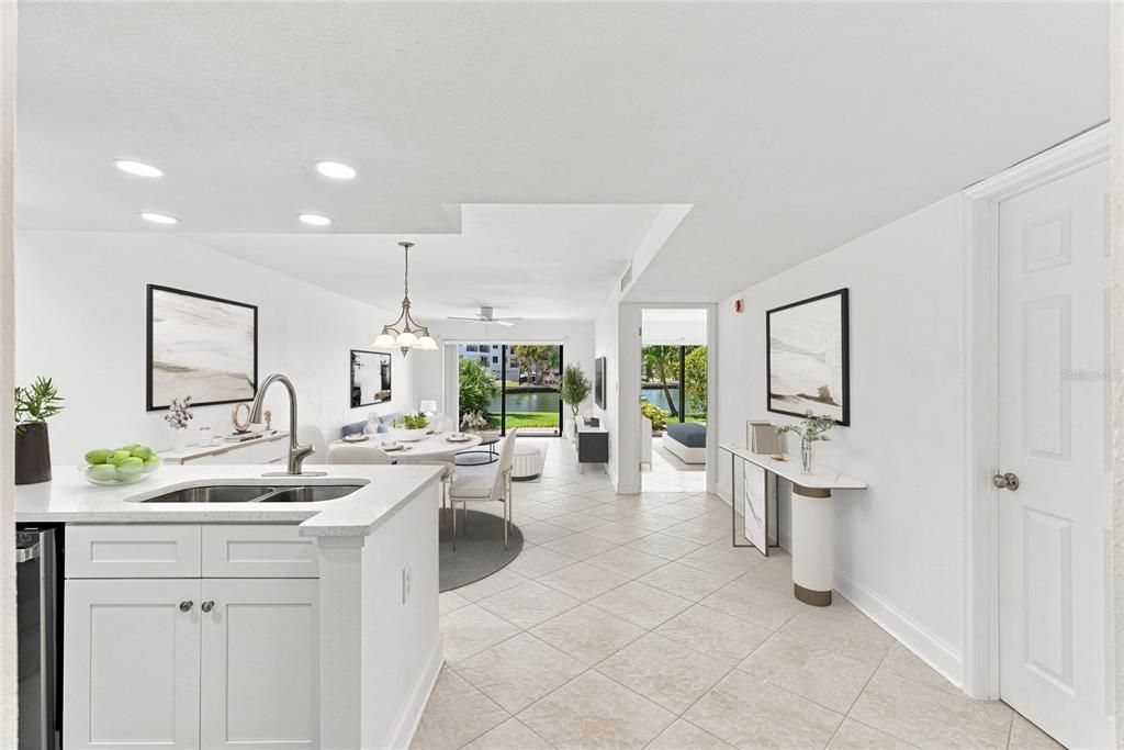 For Sale: $250,000 (2 beds, 2 baths, 1065 Square Feet)