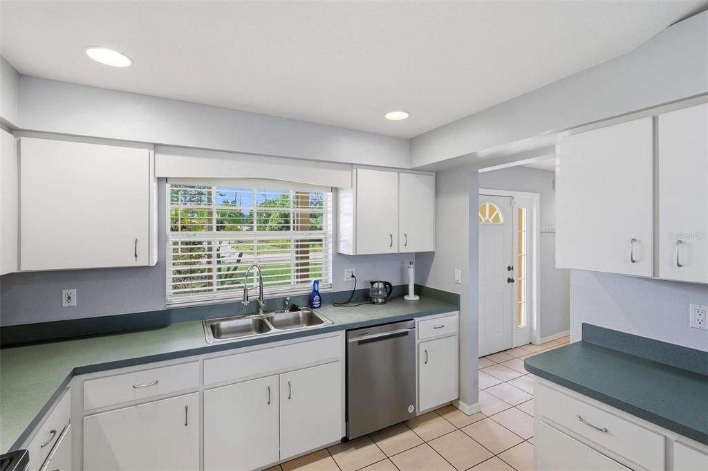 En Venta: $319,900 (3 camas, 2 baños, 1449 Pies cuadrados)