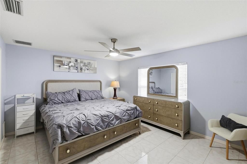 En Venta: $319,900 (3 camas, 2 baños, 1449 Pies cuadrados)