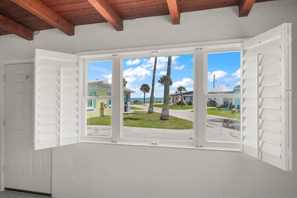 For Sale: $550,000 (3 beds, 2 baths, 1188 Square Feet)