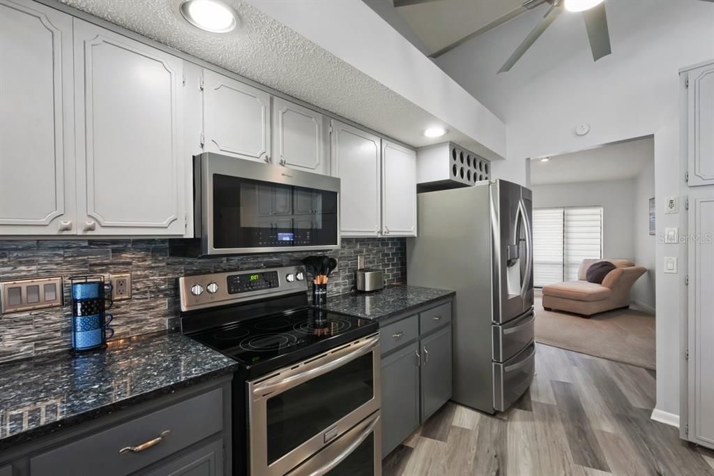 На продажу: $539,900 (4 спален, 2 ванн, 2094 Квадратных фут)