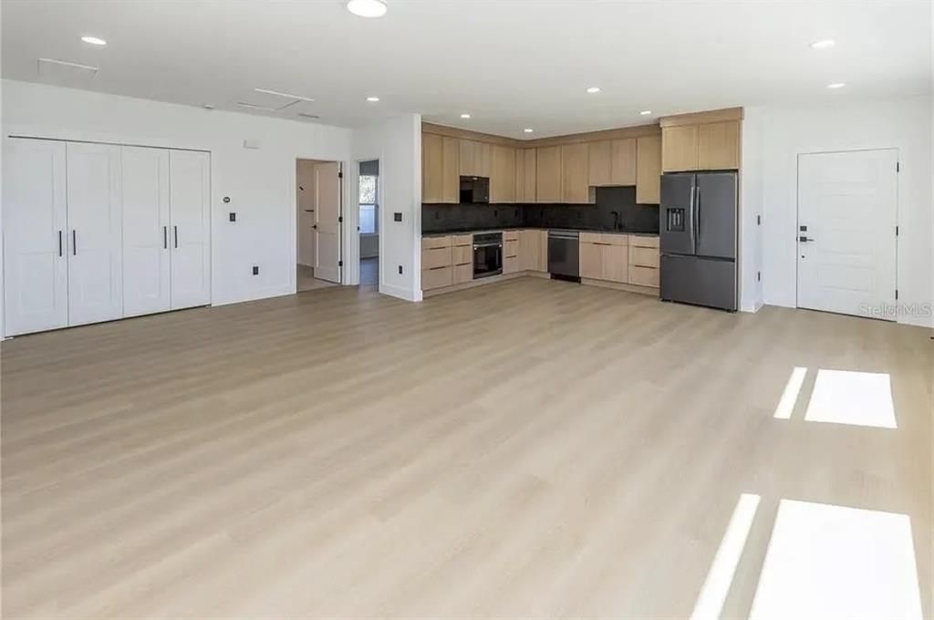 В аренду: $2,395 (3 спален, 2 ванн, 1200 Квадратных фут)