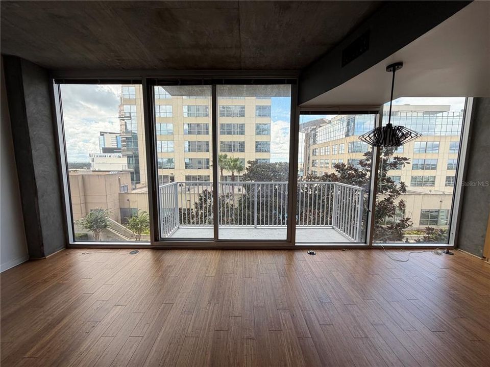 En Venta: $181,550 (1 camas, 1 baños, 837 Pies cuadrados)