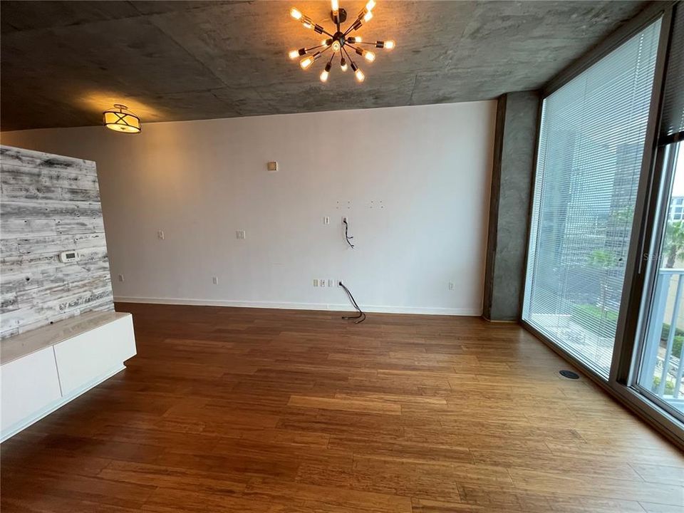 En Venta: $181,550 (1 camas, 1 baños, 837 Pies cuadrados)