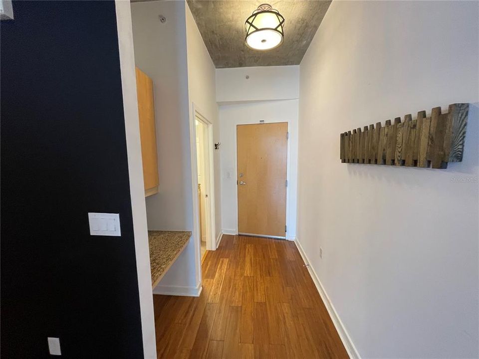 En Venta: $181,550 (1 camas, 1 baños, 837 Pies cuadrados)