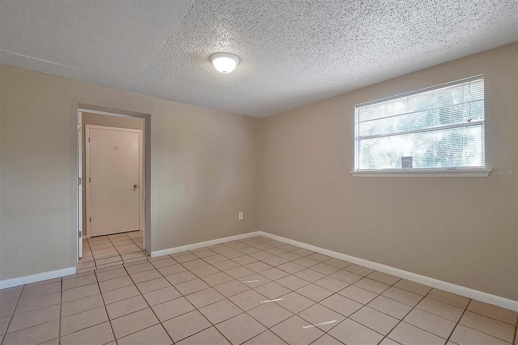 For Rent: $1,800 (2 beds, 2 baths, 1000 Square Feet)