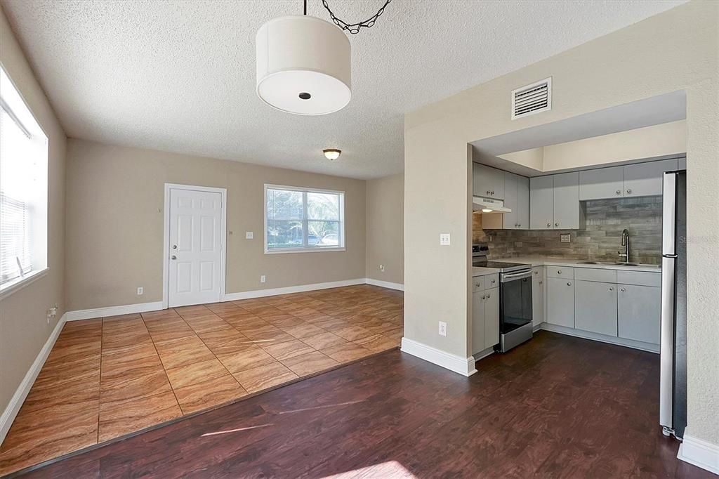 For Rent: $1,800 (2 beds, 2 baths, 1000 Square Feet)