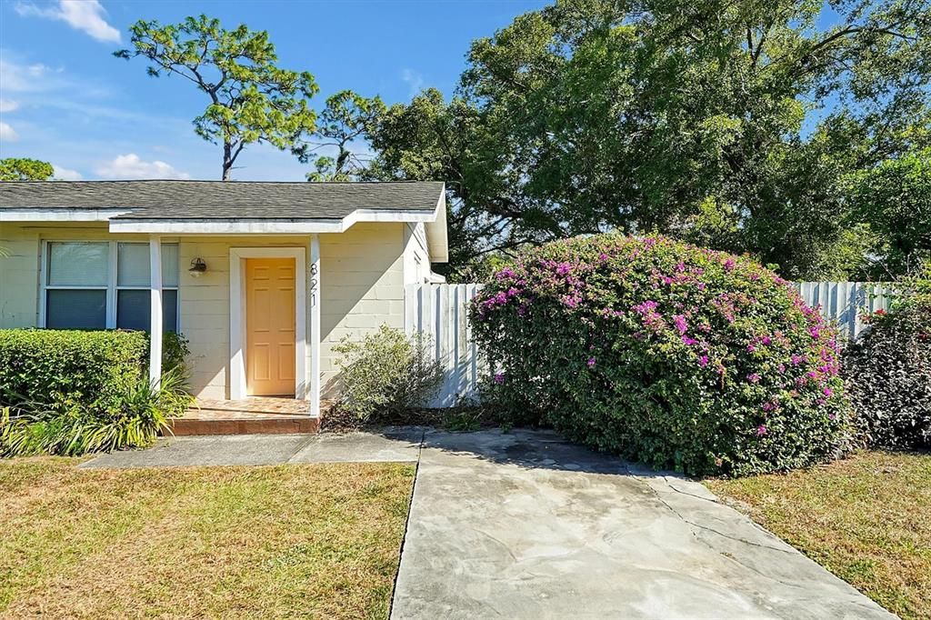 For Rent: $1,800 (2 beds, 2 baths, 1000 Square Feet)