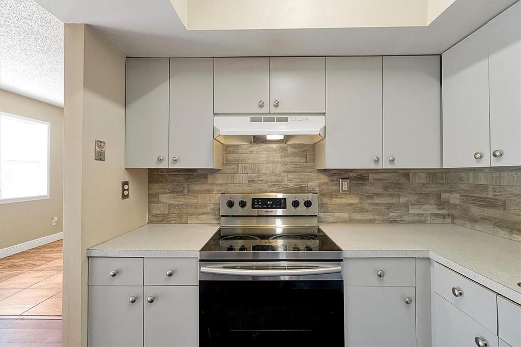 For Rent: $1,800 (2 beds, 2 baths, 1000 Square Feet)