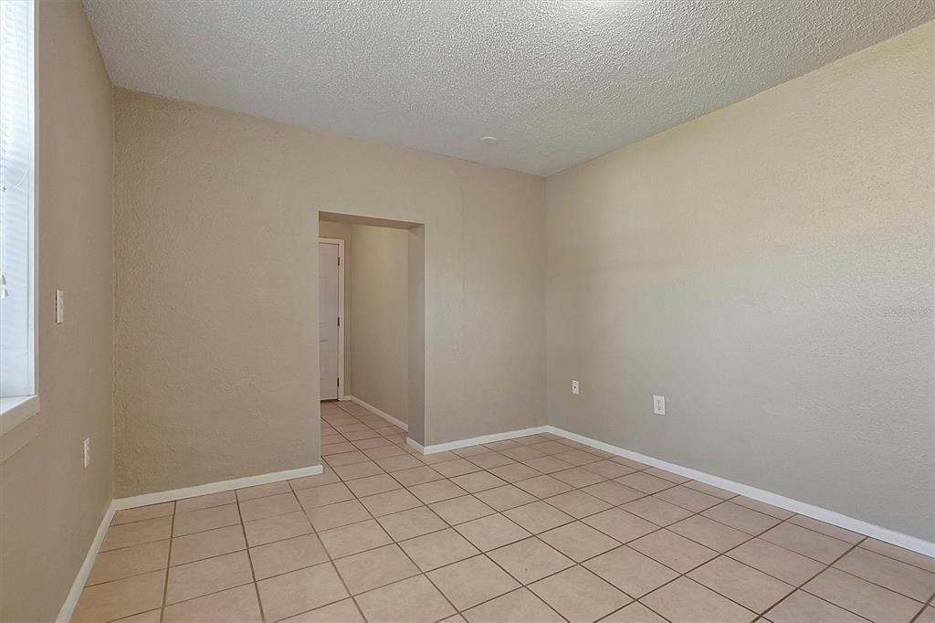 For Rent: $1,800 (2 beds, 2 baths, 1000 Square Feet)