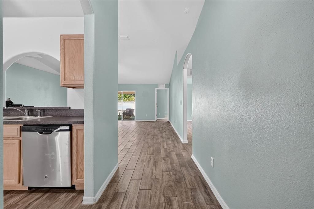 En Venta: $399,000 (5 camas, 3 baños, 2539 Pies cuadrados)