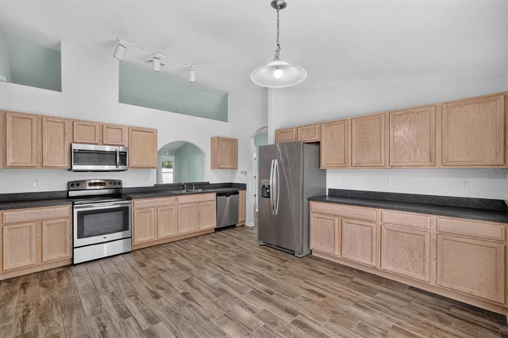 En Venta: $399,000 (5 camas, 3 baños, 2539 Pies cuadrados)