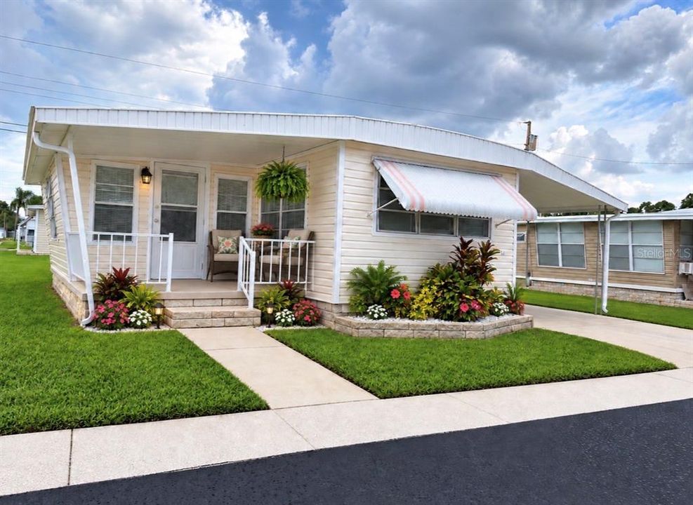 For Sale: $95,000 (1 beds, 1 baths, 712 Square Feet)