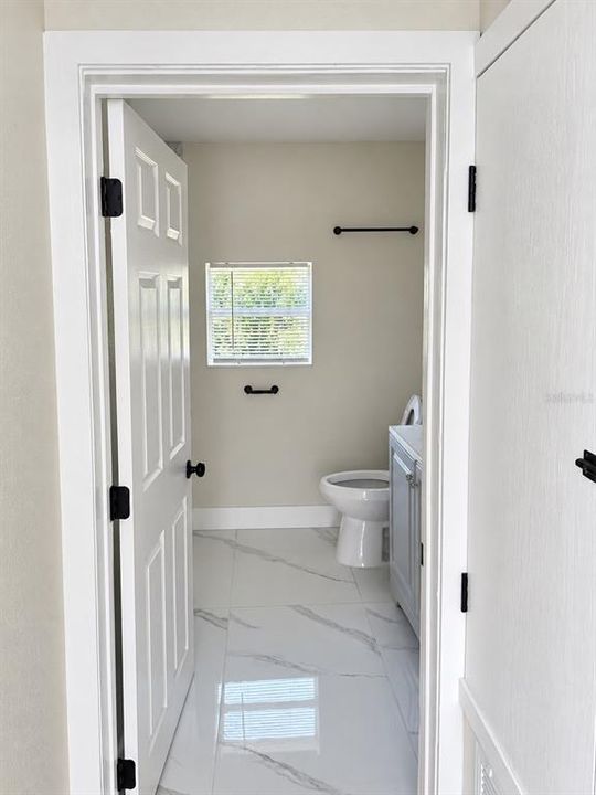 For Sale: $265,000 (3 beds, 1 baths, 840 Square Feet)
