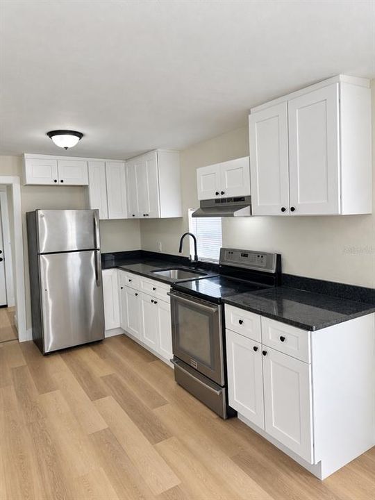 For Sale: $265,000 (3 beds, 1 baths, 840 Square Feet)