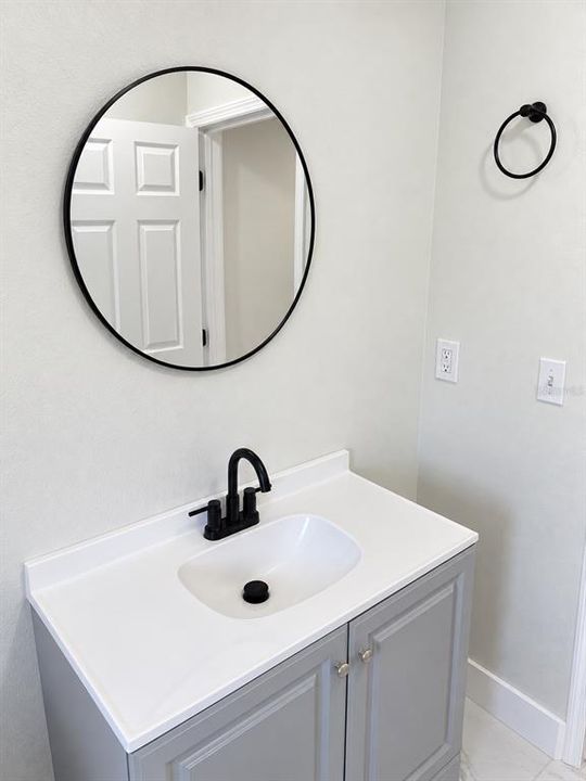 For Sale: $265,000 (3 beds, 1 baths, 840 Square Feet)