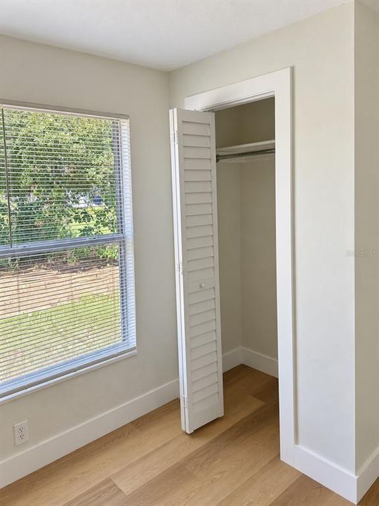 For Sale: $265,000 (3 beds, 1 baths, 840 Square Feet)