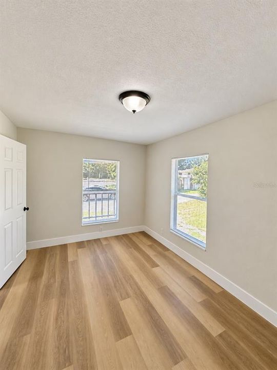 For Sale: $265,000 (3 beds, 1 baths, 840 Square Feet)