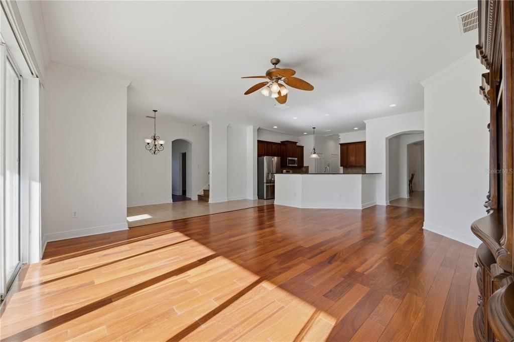 For Sale: $579,900 (3 beds, 4 baths, 3189 Square Feet)