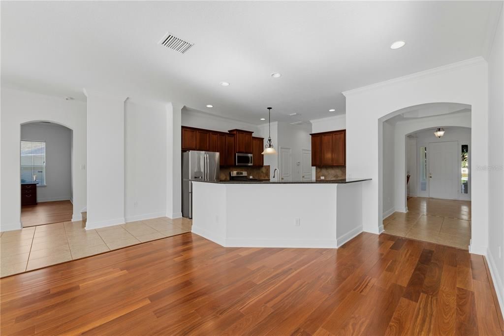For Sale: $579,900 (3 beds, 4 baths, 3189 Square Feet)