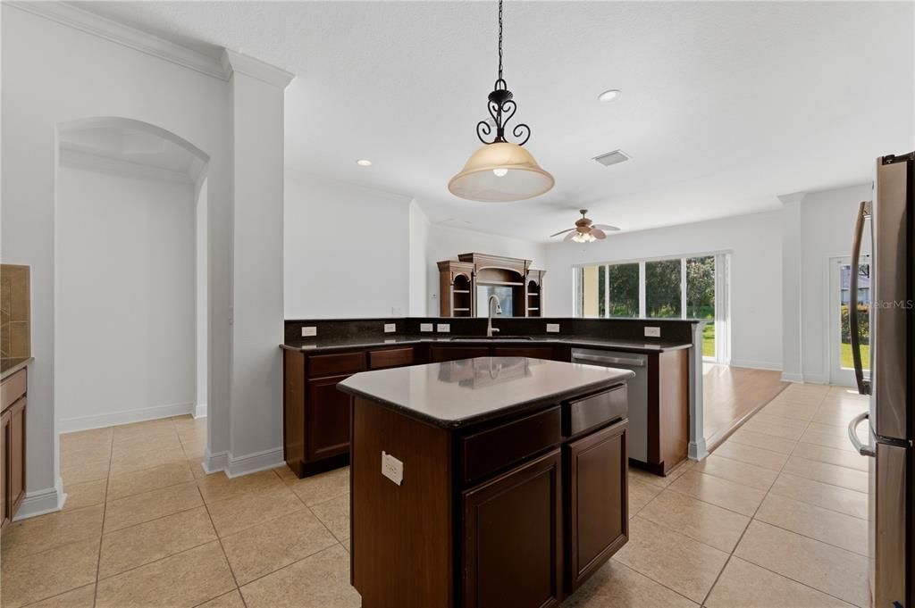 For Sale: $579,900 (3 beds, 4 baths, 3189 Square Feet)