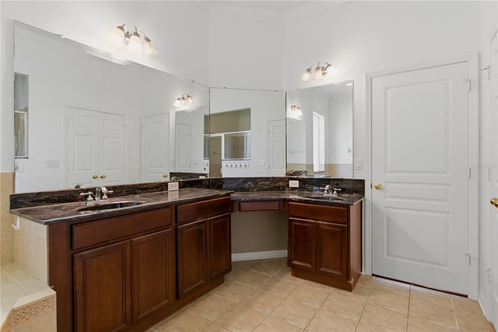 For Sale: $579,900 (3 beds, 4 baths, 3189 Square Feet)
