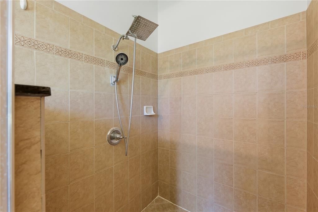 For Sale: $579,900 (3 beds, 4 baths, 3189 Square Feet)
