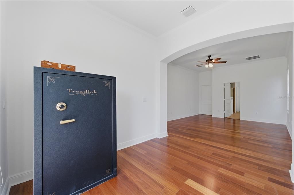 For Sale: $579,900 (3 beds, 4 baths, 3189 Square Feet)