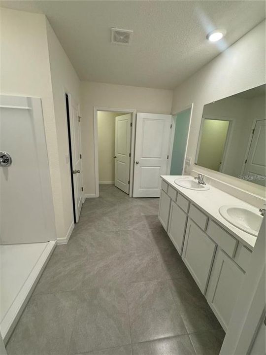 For Rent: $2,350 (4 beds, 2 baths, 2319 Square Feet)