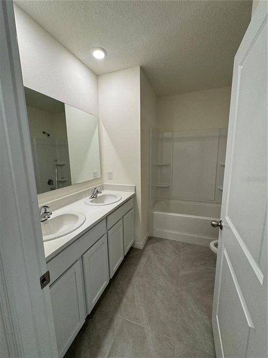 For Rent: $2,350 (4 beds, 2 baths, 2319 Square Feet)