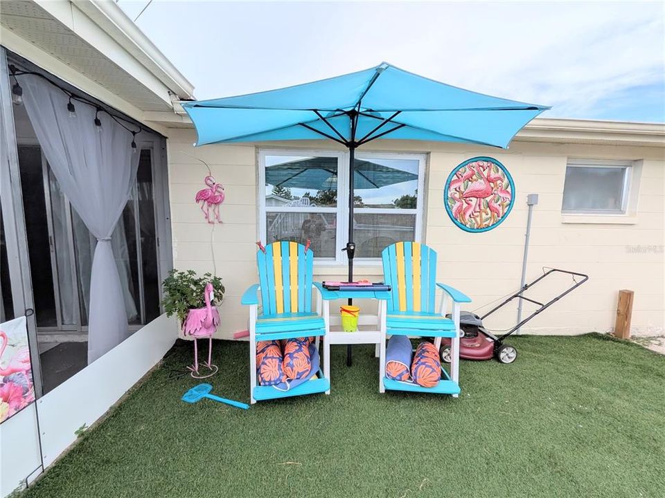 For Sale: $244,900 (2 beds, 1 baths, 948 Square Feet)