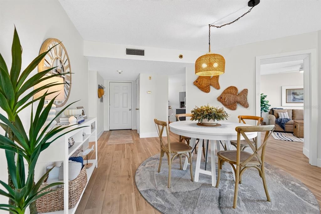 For Sale: $295,000 (2 beds, 2 baths, 1478 Square Feet)