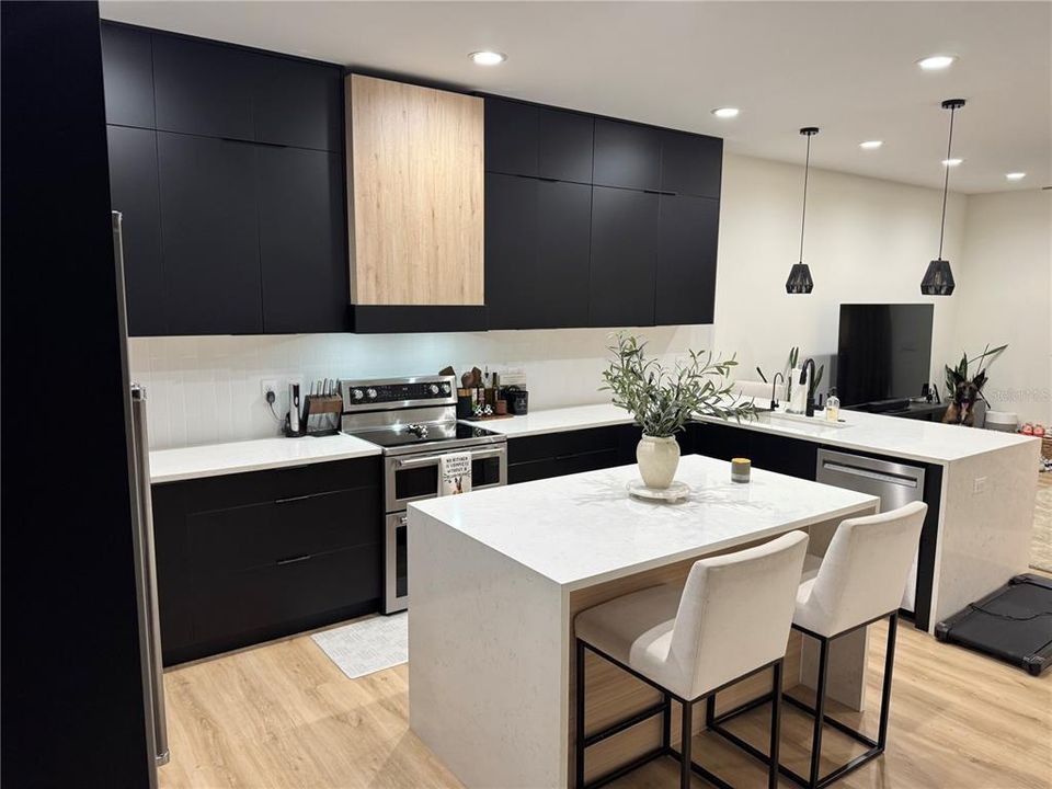 For Rent: $5,100 (3 beds, 2 baths, 2120 Square Feet)