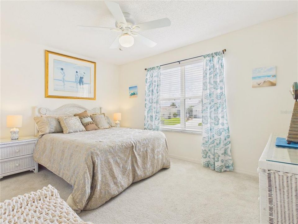 For Sale: $329,000 (3 beds, 2 baths, 1405 Square Feet)
