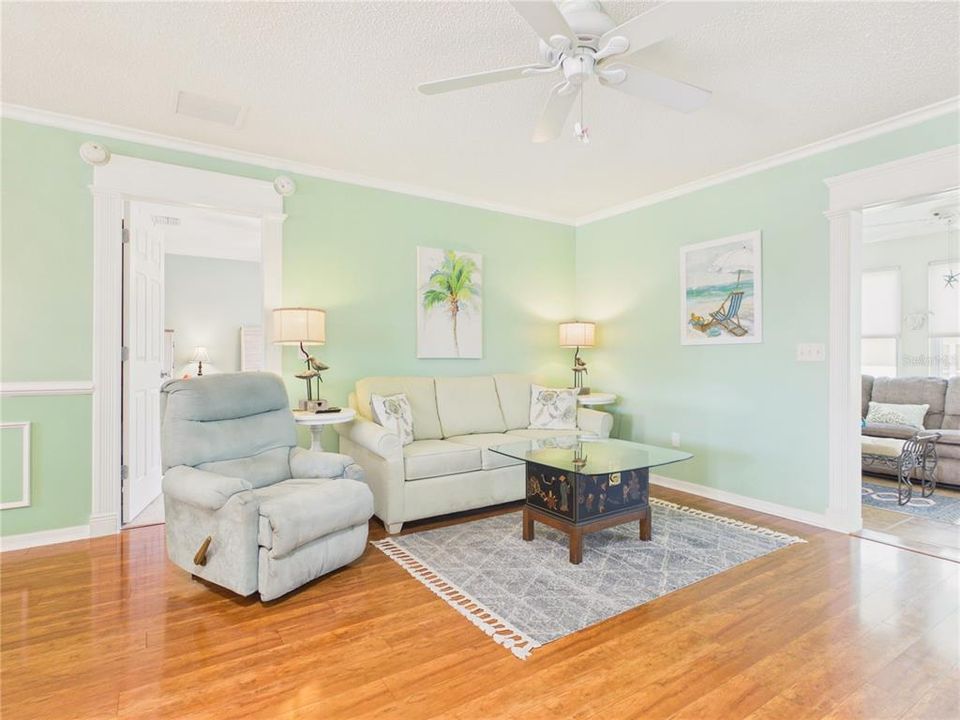 For Sale: $329,000 (3 beds, 2 baths, 1405 Square Feet)