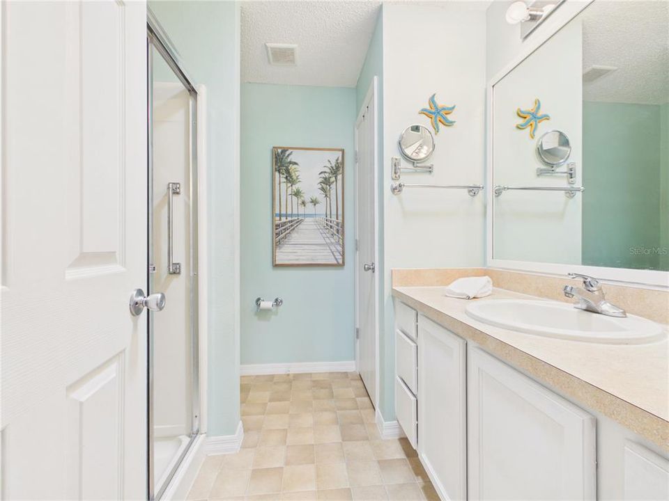 For Sale: $329,000 (3 beds, 2 baths, 1405 Square Feet)