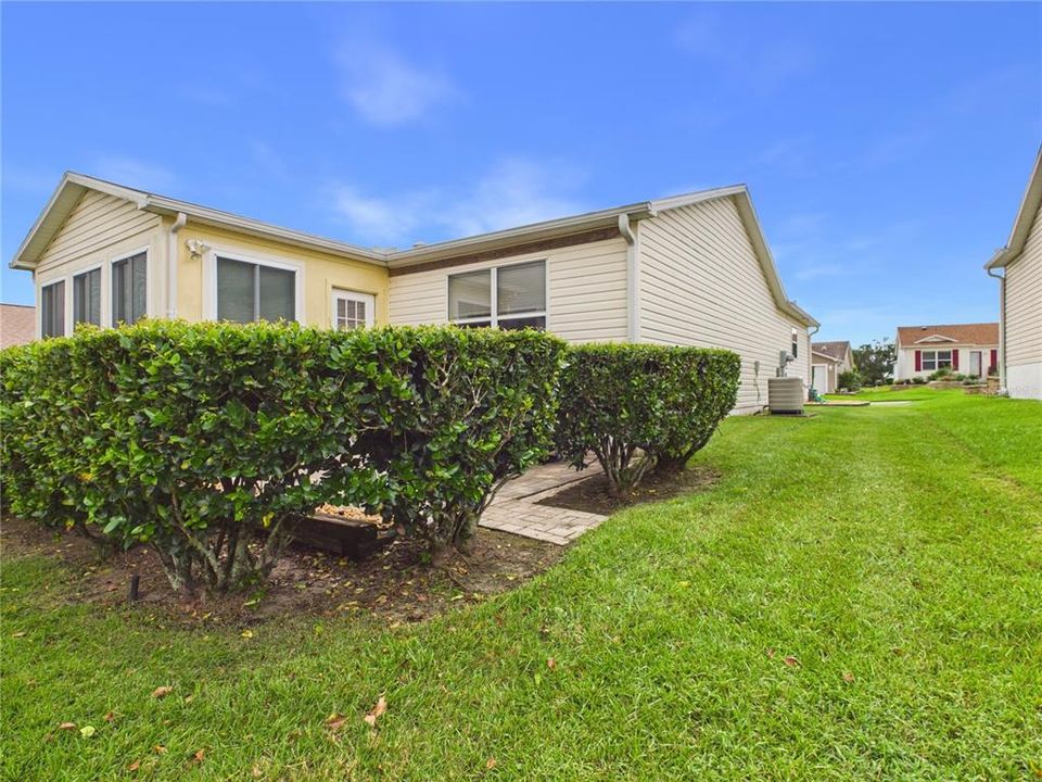 For Sale: $329,000 (3 beds, 2 baths, 1405 Square Feet)